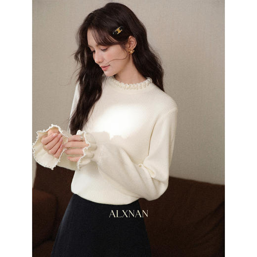 鹿向南「月光绮梦」温柔风杏色长袖针织衫女秋冬简约气质打底上衣 商品图1