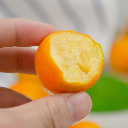 当季新鲜【脆蜜金柑】💥吃完嗓子润润的！🍊口口蜜甜，果肉肥厚香软👀饱满大个，脆甜爽口～精选2斤大果礼盒装 商品图3