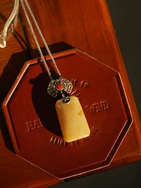 蜜蜡无事牌吊坠