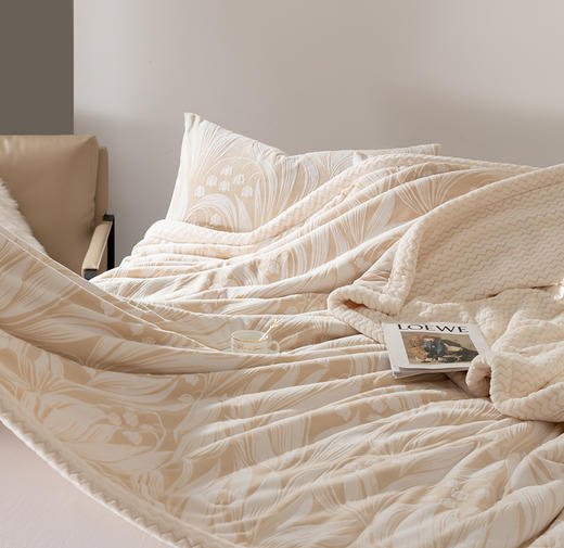 秋冬三层夹棉花卉款雕花绒毛毯 商品图10