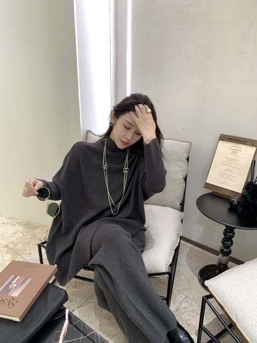 Read Nameless /【线下款同步】气质灰色针织套装 2025/11/15 商品图14