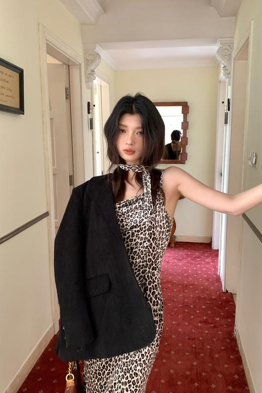 SIA SAYLOR 性感豹纹显瘦收腰吊带连衣裙 21485 商品图6