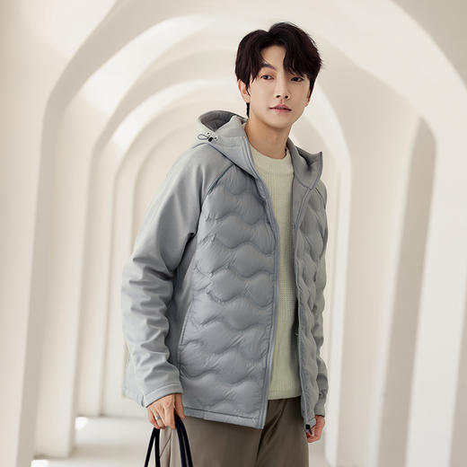 【90%大朵绒 锁温防钻绒 轻盈到像没穿！】J.S.WANGZI 云朵感连帽轻暖羽绒服 商品图3