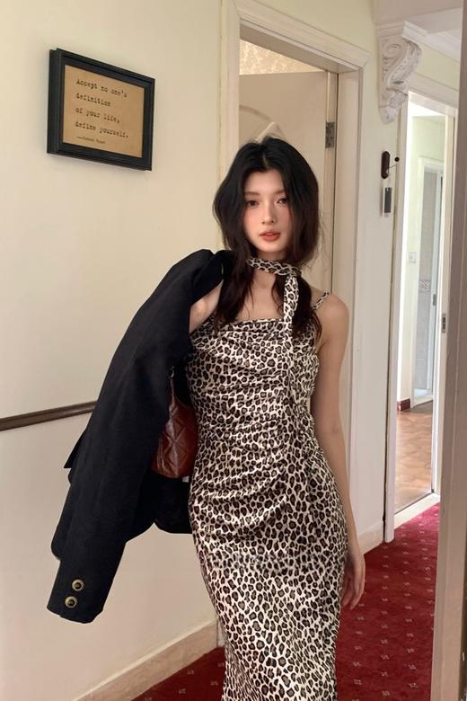 SIA SAYLOR 性感豹纹显瘦收腰吊带连衣裙 21485 商品图5