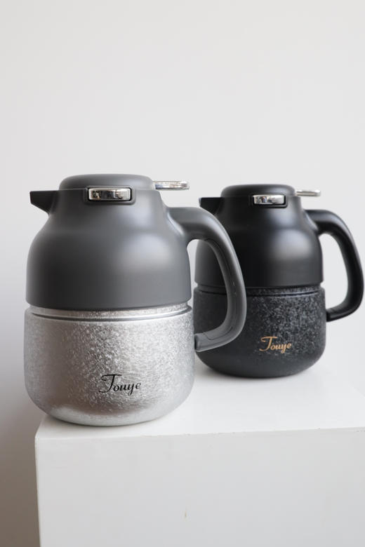 日单定制！带温显！钛内胆！家居保温壶咖啡壶（1600ml）PJ042 商品图0