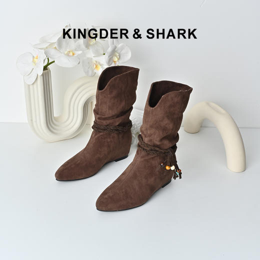 经典鲨2025冬专柜新品气质尖头内增高加绒复古气质中筒靴女KW119-558181 商品图0