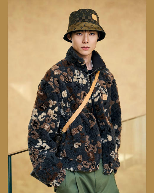 现货 THS-限时 驴家 情侣款 秋冬氛围感彩色3D抓绒花卉图案双面保暖夹克 QF089 商品图1