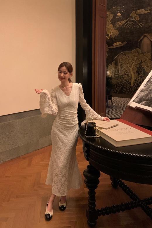 SIA SAYLOR 女神范必备性感V领蕾丝修身连衣裙 21480 商品图6