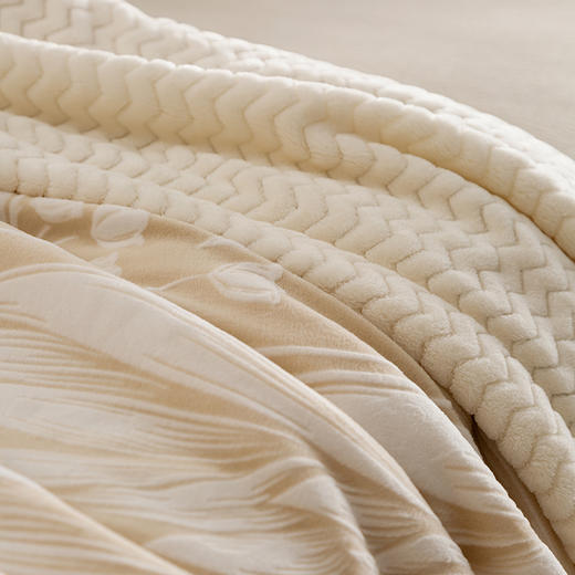 秋冬三层夹棉花卉款雕花绒毛毯 商品图13