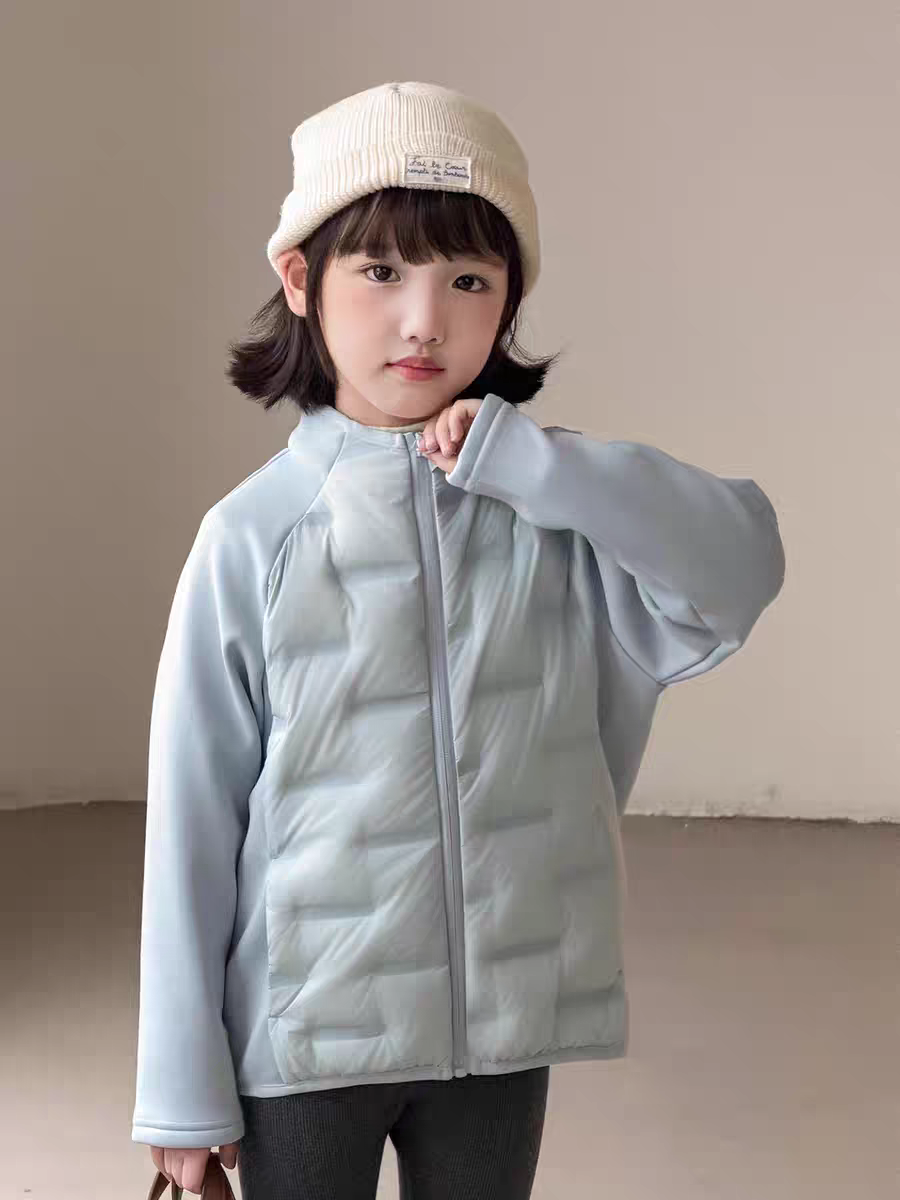 拉慕儿gao端工厂代工，买过的姐妹都懂他家的品质，薄款羽绒服，孩子过冬刚需，90% 白鸭绒，轻盈保暖无束缚，多色多码，晚了就没码了😍