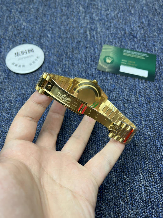 劳力士星期日历型系列 日志40mm 黑冰糖
款式：男士腕表 商品图7