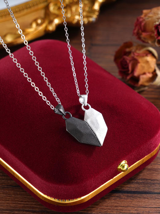 子佩集S925银【许愿相吸】套链【P000021】纯银时尚项链黑白爱心磁吸2502 商品图0