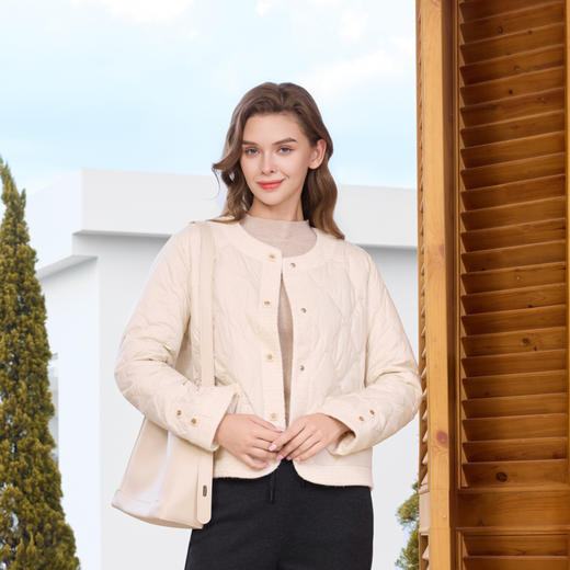 半身缘女装 冬季拼接粗花简约菱格合体经典小香风羽绒服254113M01740116 商品图2