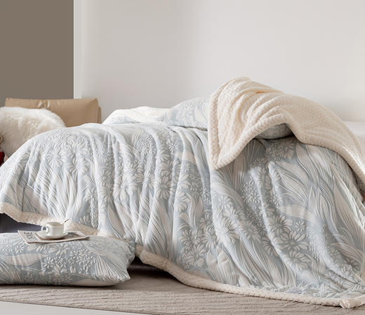 秋冬三层夹棉花卉款雕花绒毛毯 商品图1