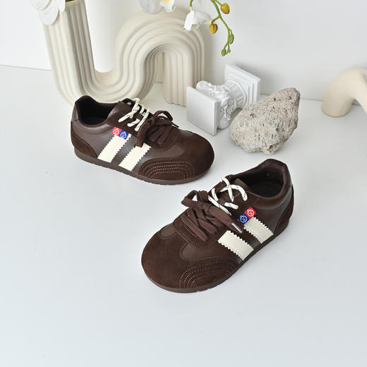 经典鲨2025冬季专柜新品潮流拼色平底加绒系带休闲德训鞋女KW313-558161 商品图2