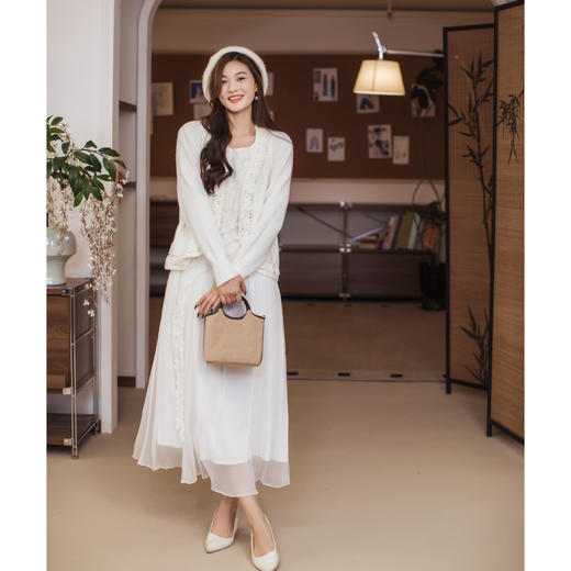 【林栖设计小店】【林栖推荐】（现货）早春度假系列手工钩花立体绣花法式紫色针织开衫短款毛衣外套N1954270 商品图10