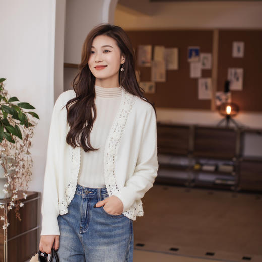 【林栖设计小店】【林栖推荐】（现货）早春度假系列手工钩花立体绣花法式紫色针织开衫短款毛衣外套N1954270 商品图7