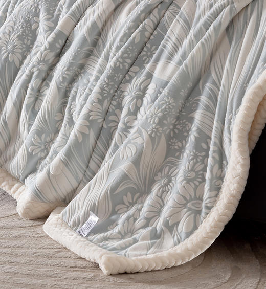 秋冬三层夹棉花卉款雕花绒毛毯 商品图3