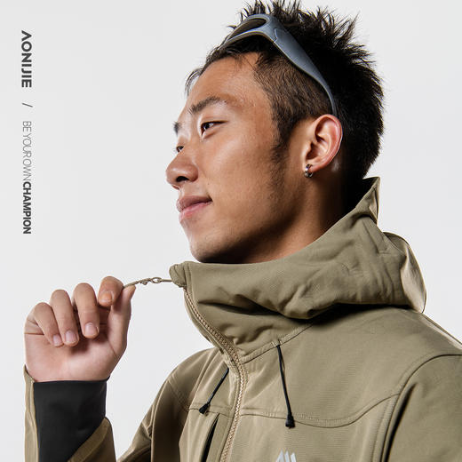 奥尼捷户外保暖软壳夹克加绒防泼水防风男士连帽冬季保暖外套 商品图4