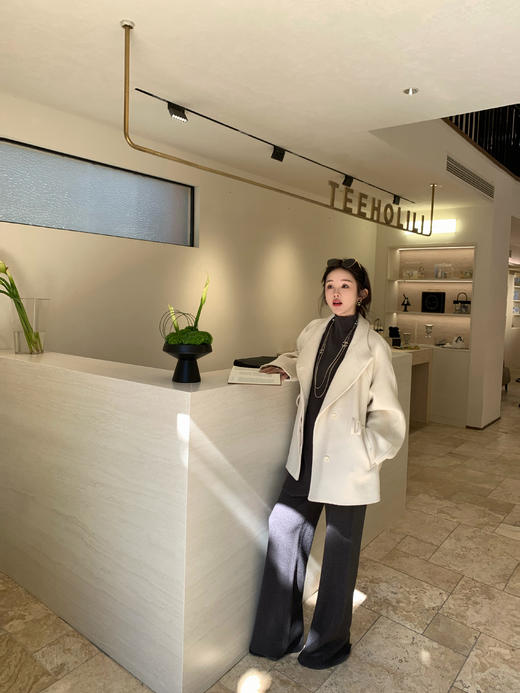 Read Nameless /【线下款同步】气质灰色针织套装 2025/11/15 商品图10