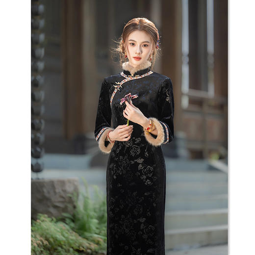 SKY 12669时尚改良新中式长款毛领加绒旗袍 商品图2