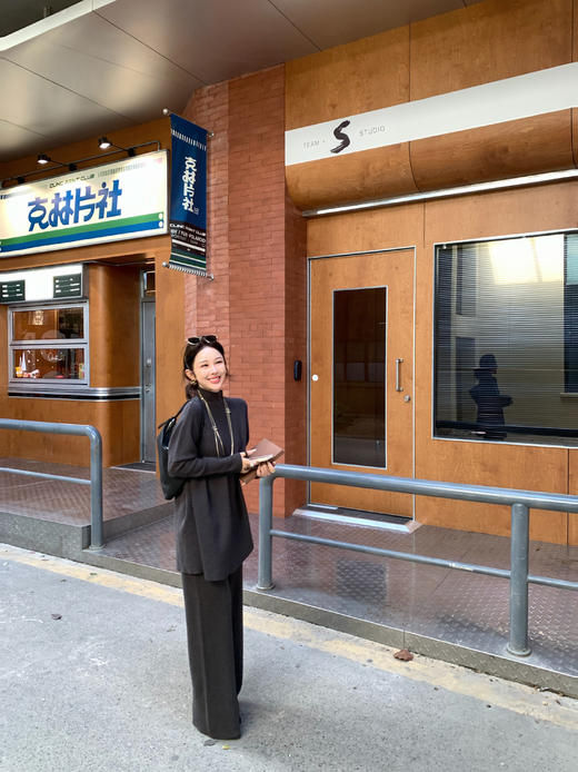 Read Nameless /【线下款同步】气质灰色针织套装 2025/11/15 商品图4