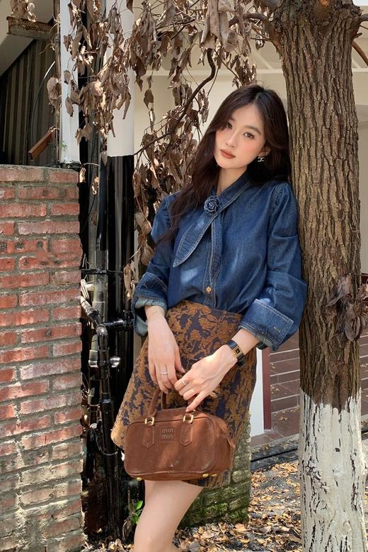 ANSUABEL 港风时尚花朵领结高级质感牛仔衬衫 21491 商品图1