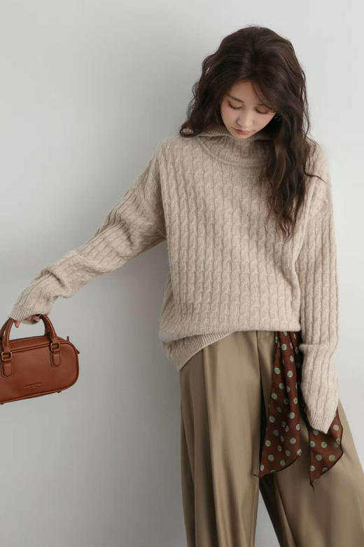 【团购 2025年 纯羊毛 绞花连帽衫】十色 镶嵌金丝纯羊毛 连帽衫 请手洗或轻柔机洗哦 柔软 亲肤 商品图9