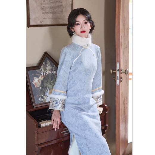 麂皮绒加绒长款倒大袖旗袍2025冬季新款时尚改良年轻少女日常旗袍11838 商品图0