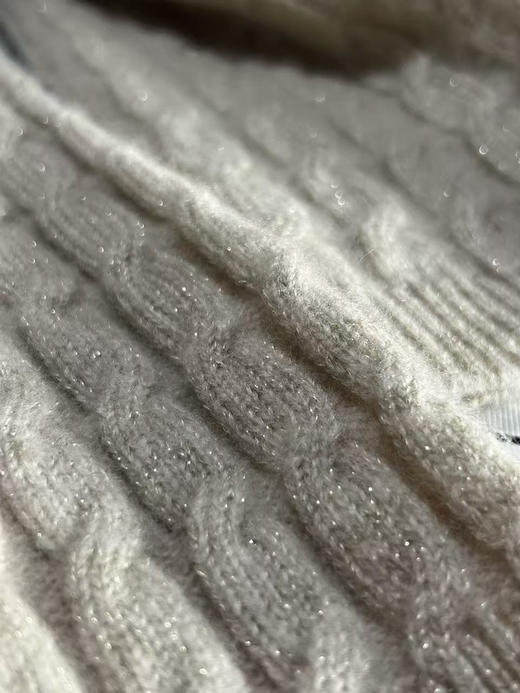 【团购 2025年 纯羊毛 绞花连帽衫】十色 镶嵌金丝纯羊毛 连帽衫 请手洗或轻柔机洗哦 柔软 亲肤 商品图11