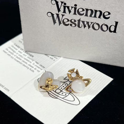春日限定【抢先购】Vivienne西太后不对称爱心珍珠土星耳饰银色/金色 -mi_bba 商品图7