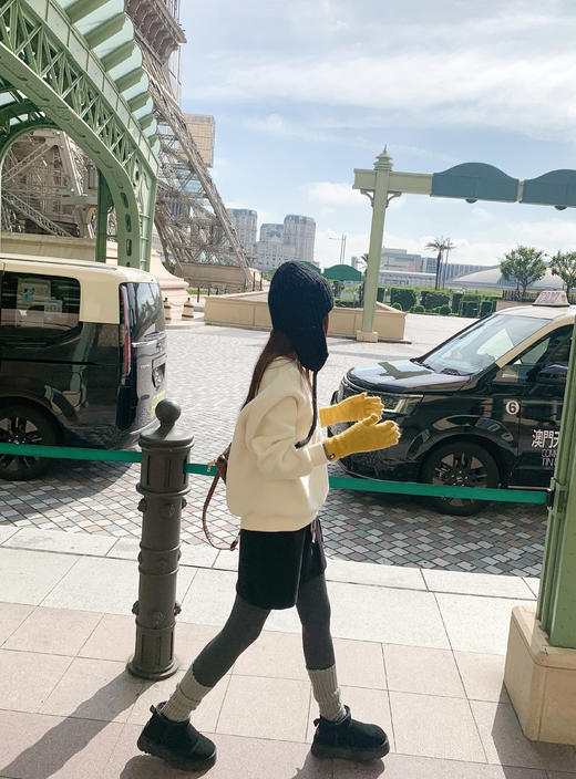 【169元任选2件】现货！羊羔毛刺绣米白色套头卫衣 商品图8