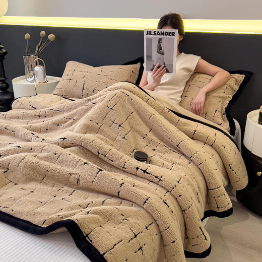 黑白森林阳离子提花三层夹棉毛毯 商品图1