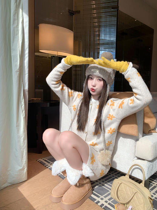 <曾小咸推荐> 现货秒杀！微信超特价！杏拼橙色花朵系扣毛衣 日常179.99 立减100 秒杀79.99！杏拼橙毛织半裙秒杀59.99！ 商品图11