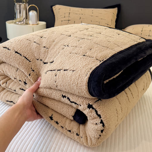 黑白森林阳离子提花三层夹棉毛毯 商品图6