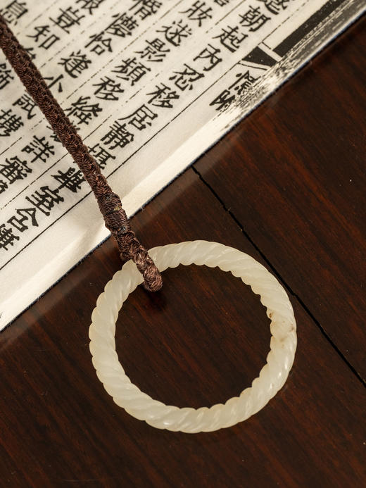 清	白玉绳纹袈裟扣 商品图2