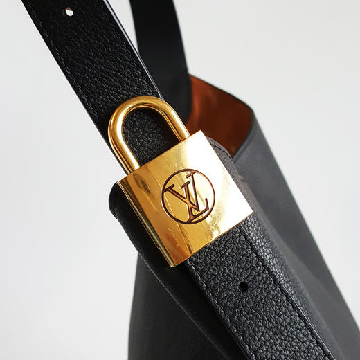 【95新】LV路易威登M24856中号黑色全皮Low Key Hobo水桶包单肩包女士011125AK02 商品图5