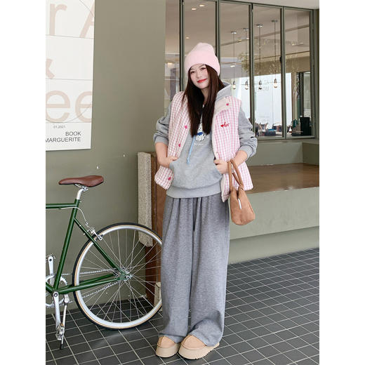 【189元任选2件】现货！刺绣灰色连帽套头卫衣 商品图4