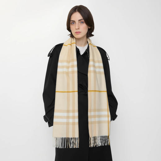 BURBERRY 巴宝莉 女士格纹羊绒围巾 格子 8112632 C3269 商品图4