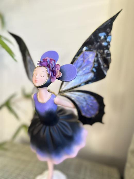 栾佳齐《暮山紫蝶》然女孩 商品图1