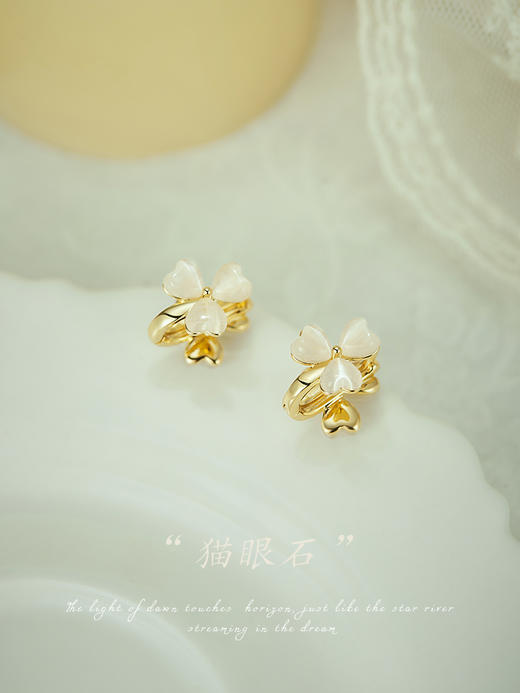 Oflye潮流饰品 猫眼石花朵耳环女小众设计感高级轻者耳扣气质时尚百搭精致耳饰 商品图3