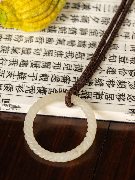 清	白玉绳纹袈裟扣 商品图3