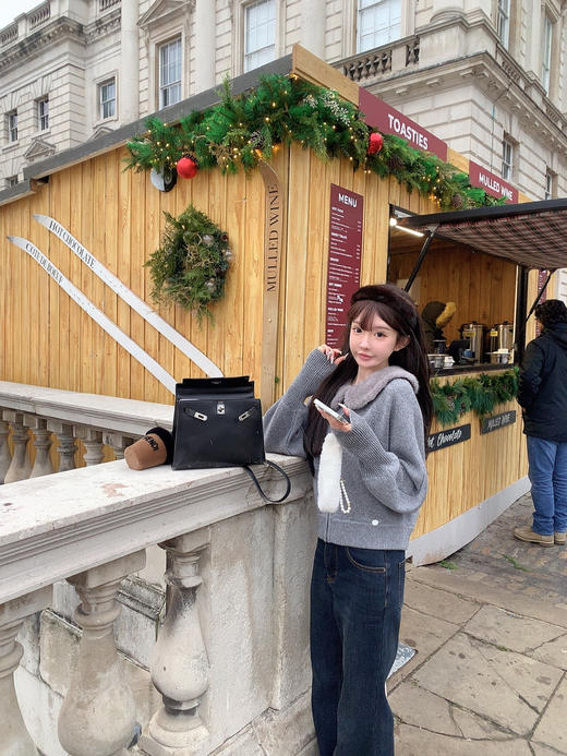 金蘑菇菇 招财热朗姆 新年毛衣 重工组 商品图1