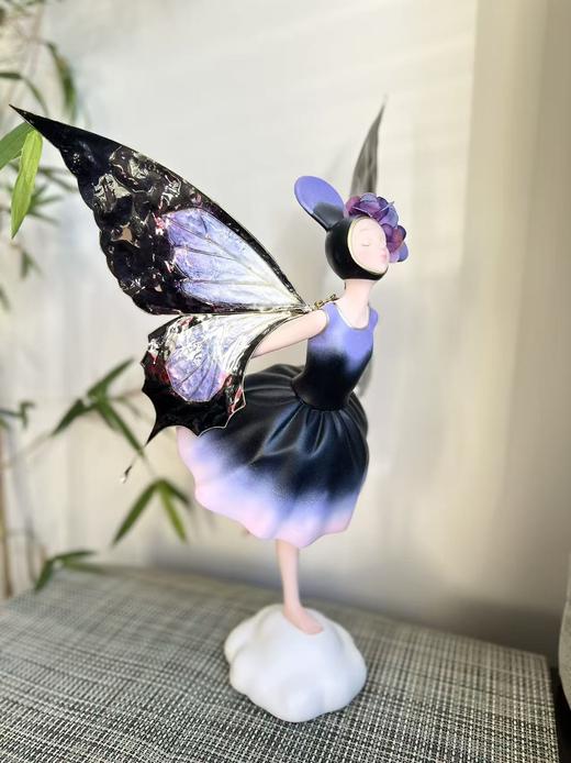 栾佳齐《暮山紫蝶》然女孩 商品图0