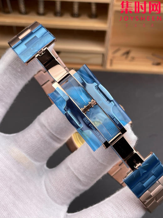 江诗丹顿 Overseas 8F纵横四海计时系列5500V 5520V 男士腕表 升级版V3版 搭载7750自动上链机械机芯 商品图6