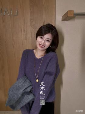 简约——V领羊毛衫