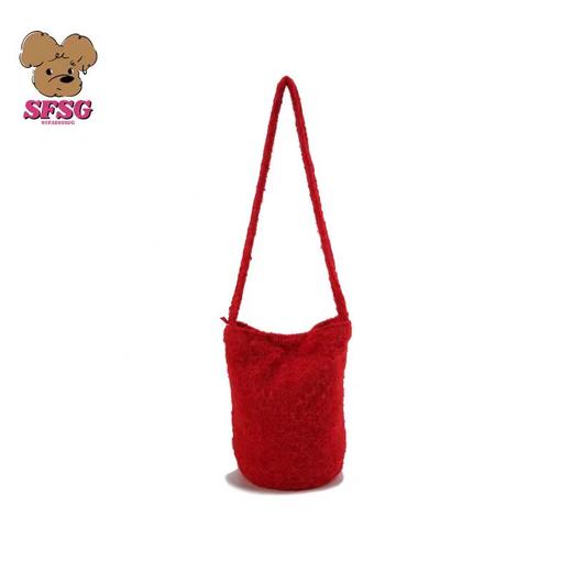 4楼Eubelle欧蓓 SFSG潦草小狗水桶包系列25秋冬新品 黄色软糯水桶单肩包 活动价：189元 商品图4