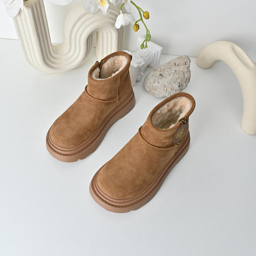 经典鲨【冬日暖炉】2025专柜款羊羔毛加绒加厚御寒雪地靴女KW182-558101 商品图1