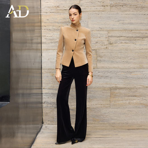 AD高级感气质穿搭一整套女2025新款雪尼尔两件套丝绒阔腿裤套装 商品图3