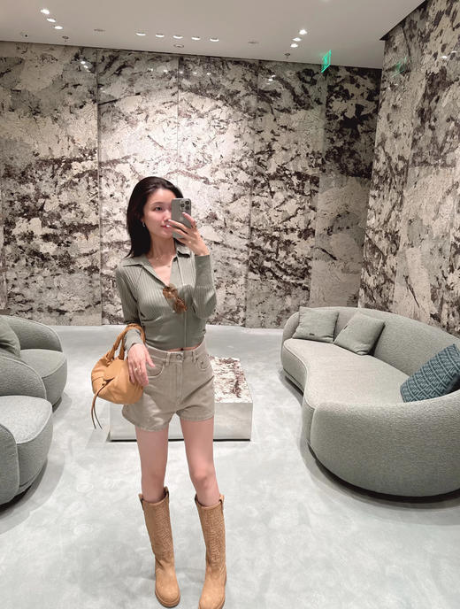 芬迪 26年早春新品 POLO领弹力打底衫 (KX*MM) 商品图1